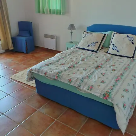 La Ramade 210 فيلة لي إيسامبر